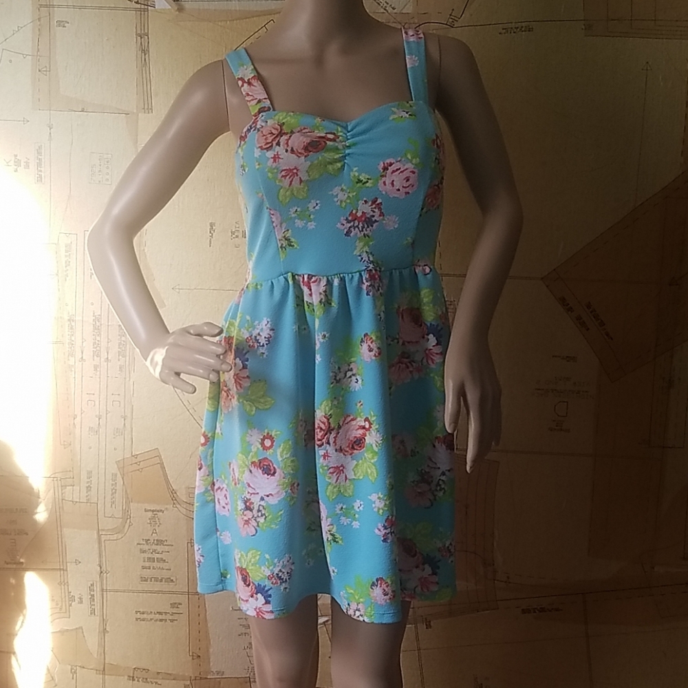 Floral or Rose Mini Dress - Picture 2 of 5